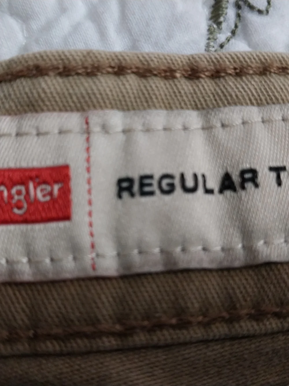 Wrangler Regular Taper durable tan